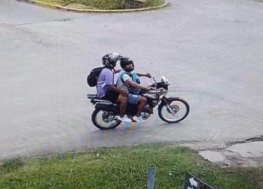 Motochorros robaron su celular frente a una escuela: asegura que hubo más casos en la zona